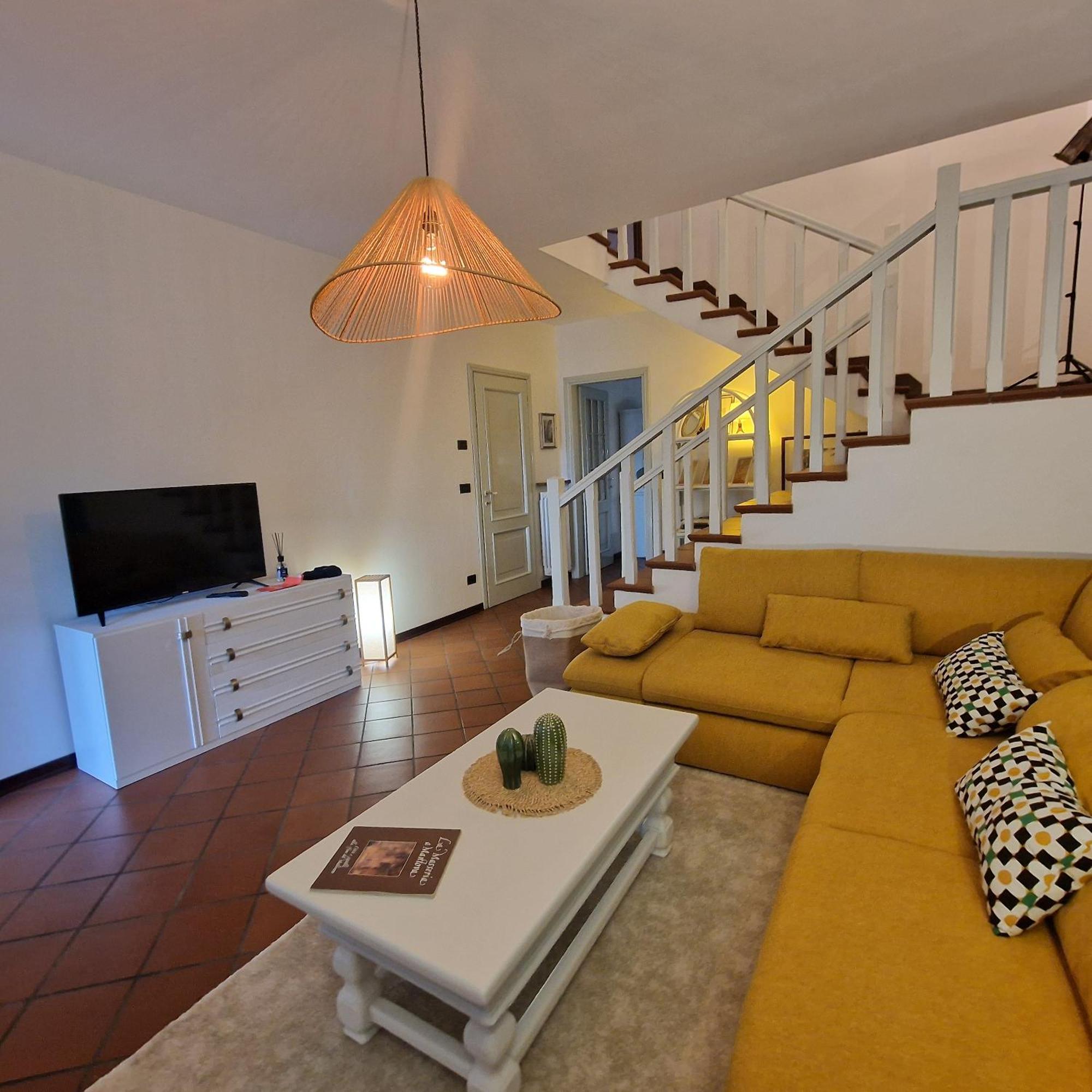 Bagnolo San Vito Residenza Vittoriaヴィラ エクステリア 写真