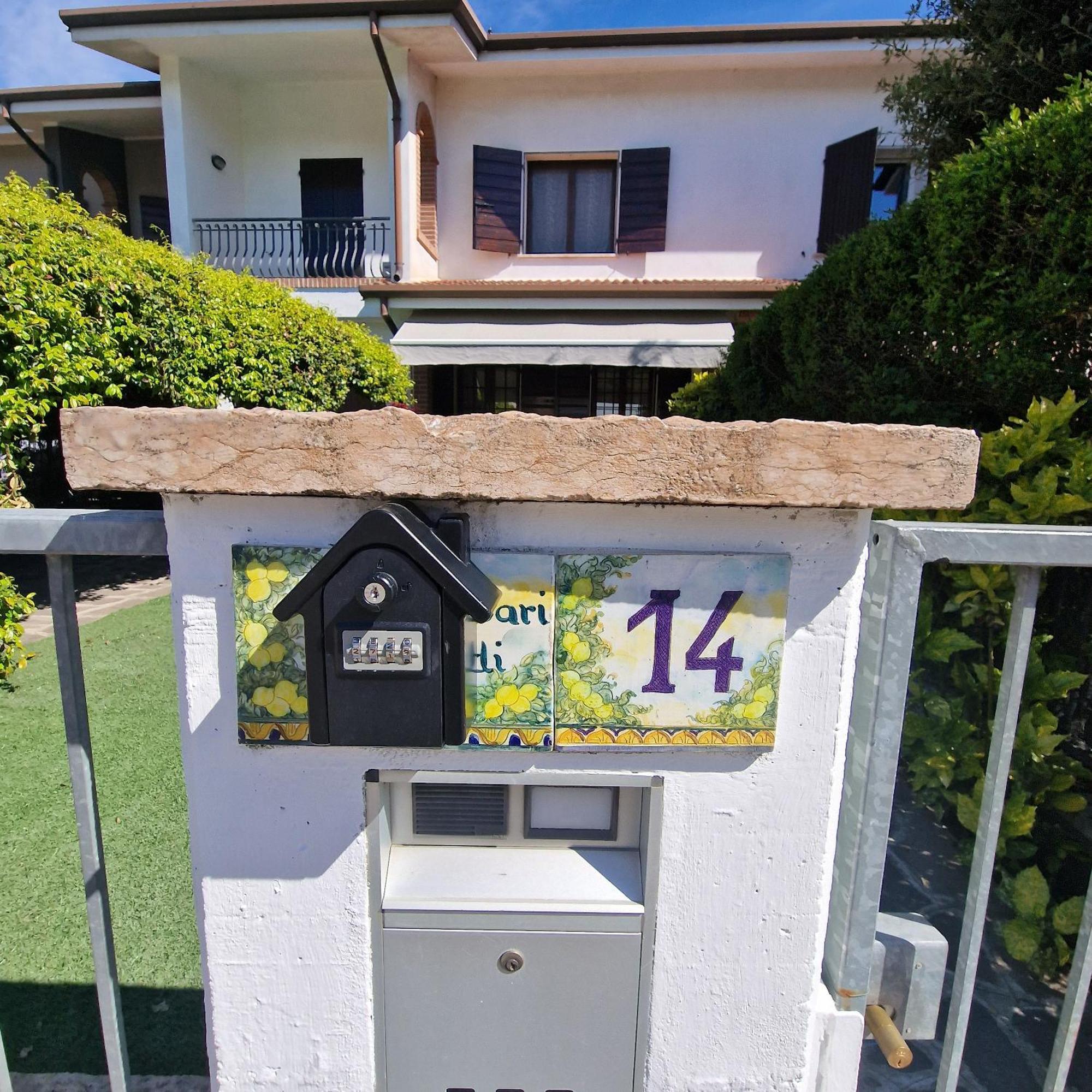 Bagnolo San Vito Residenza Vittoriaヴィラ エクステリア 写真